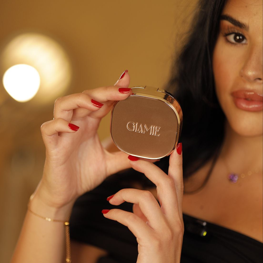 Glow Foundation-Light on skin, heavy on glow.